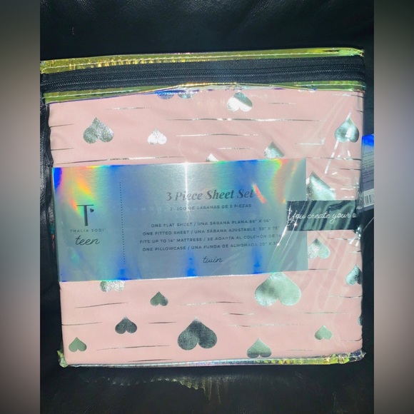 Thalía Sodi Light Pink Metallic Hearts Twin Sheet Set - Picture 2 of 3